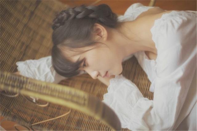 八字唯美短句：以简驭繁，句短情长